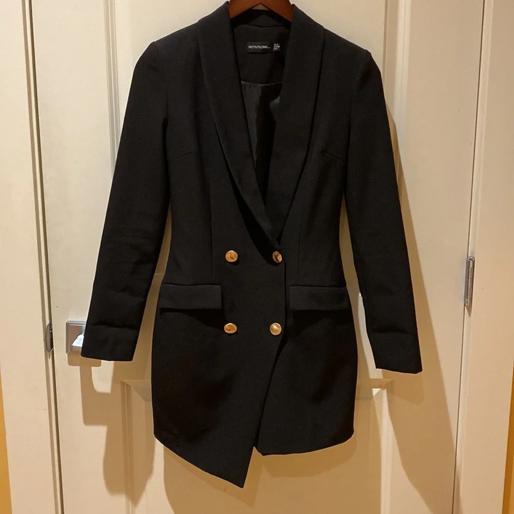 Pretty Little Thing Blazer Dress - Picture 4 of 8